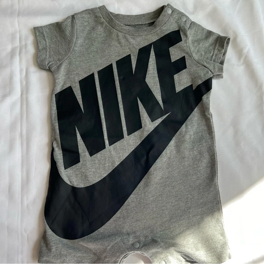 Nike Grey Logo Print Short Sleeve Romper Size 3 Months